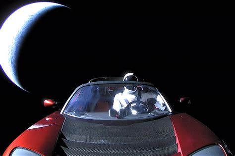 uzaya gönderilen araba